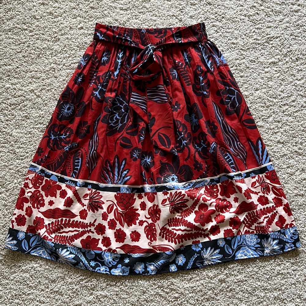 NWT floral stretch waist skirt S